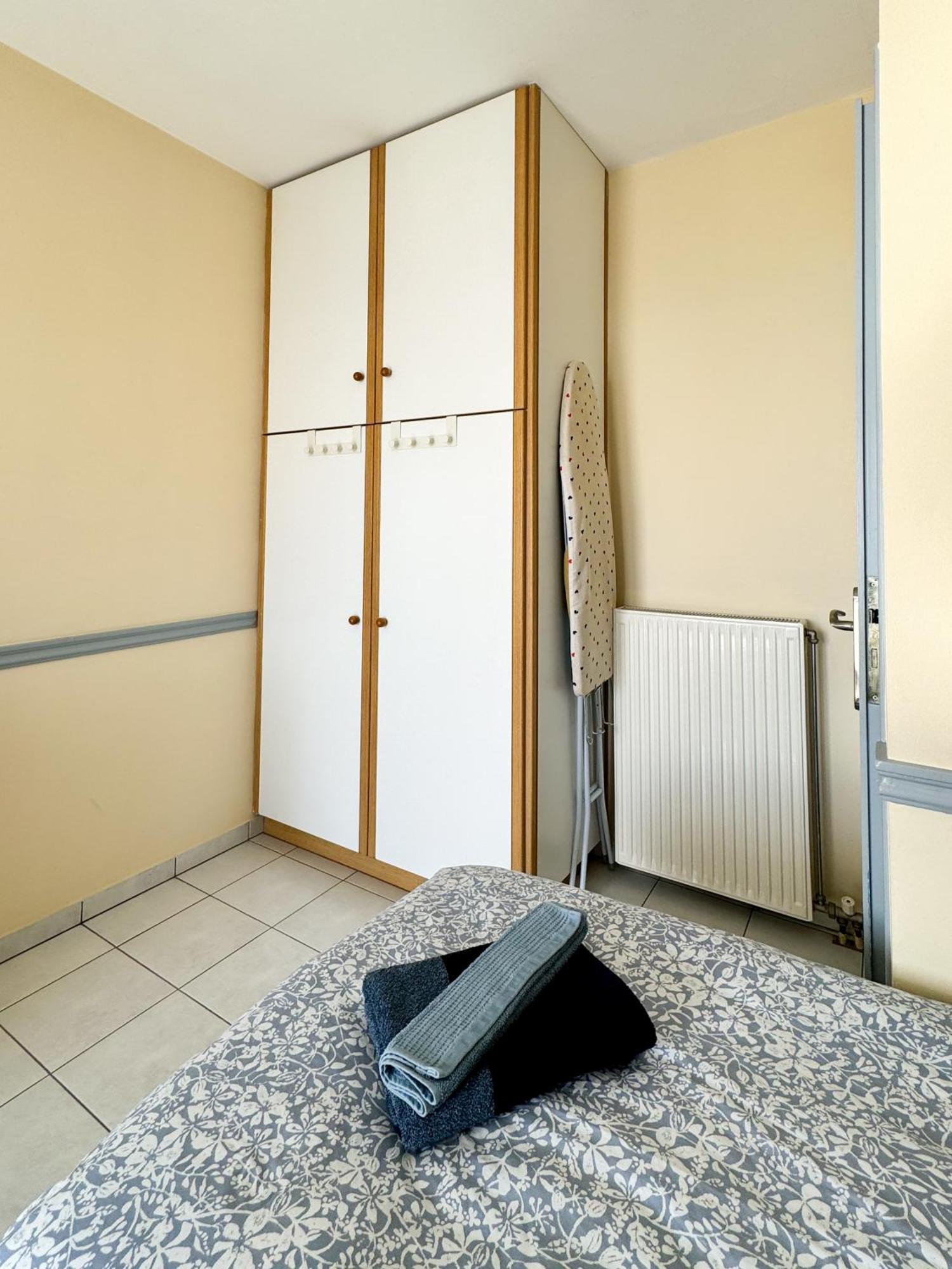 Eviaxl Studios Khronia Luaran gambar